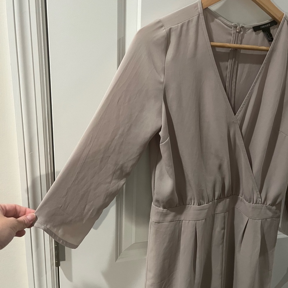 Forever 21 Soft Gray V-Neck Romper - Picture 6 of 8